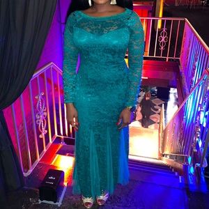 Emerald Lace Dress. Worn once! Good stretch!